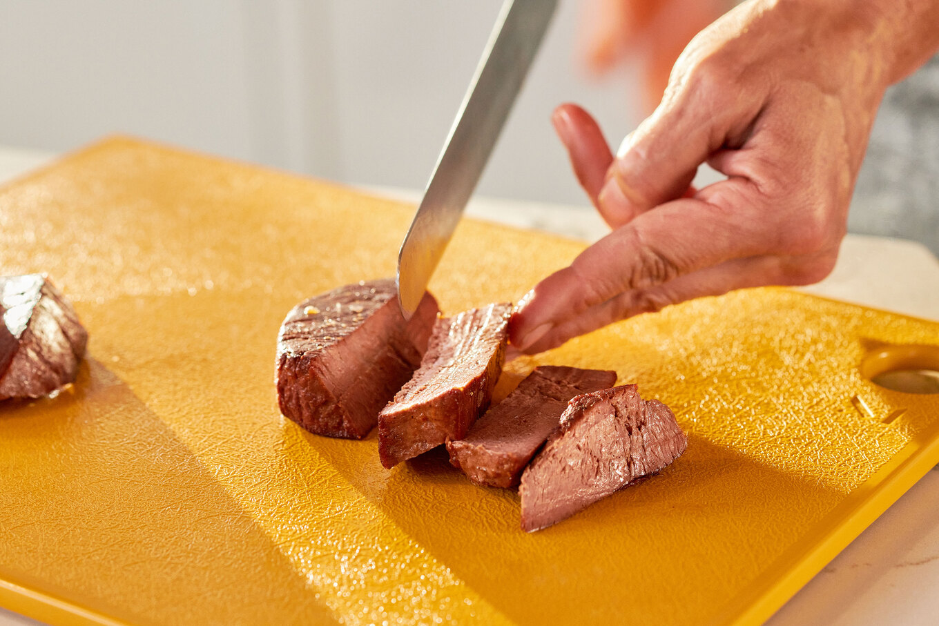 Slicing-Steak