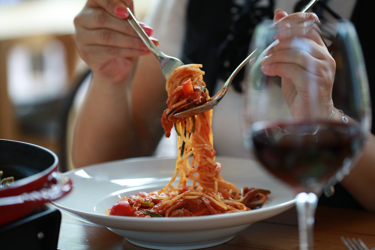 spaghetti with wine