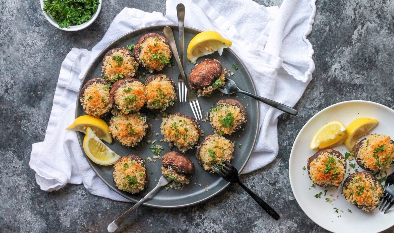 vegnews.crabstuffedmushrooms__2_ (1) (1)